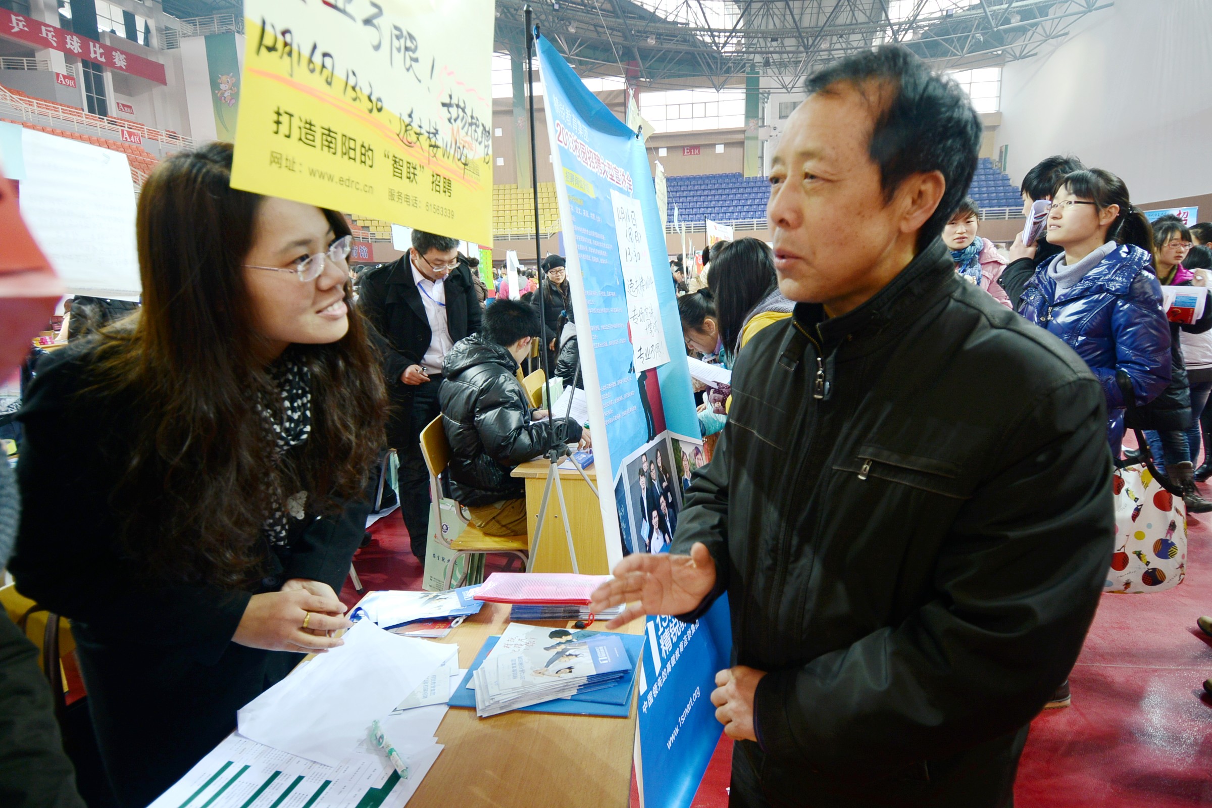 2副校长李文安亲临洽谈会现场　　吴春刚摄.JPG